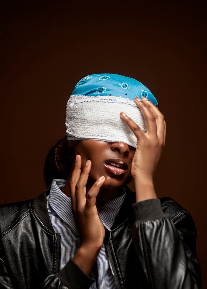portrait-of-person-with-injured-head-33714710